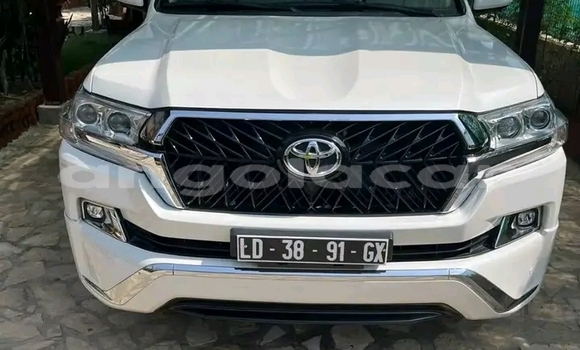 Buy Used Toyota Land Cruiser White Car in Luanda in Luanda Province Buy Used Toyota Land Cruiser White Car in Luanda in Luanda Province