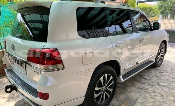 Comprar Usado Toyota Land Cruiser Branco Carro em Luanda em Luanda Province Comprar Usado Toyota Land Cruiser Branco Carro em Luanda em Luanda Province