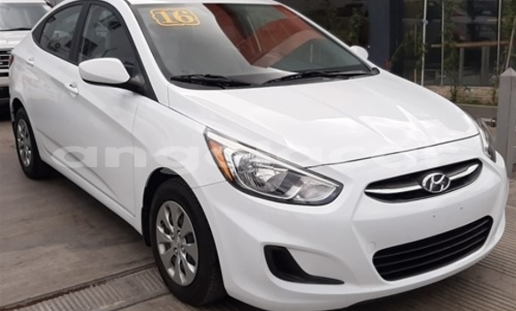 Acheter Occasion Voiture Hyundai Accent Blanc à Luanda, Province de Luanda Acheter Occasion Voiture Hyundai Accent Blanc à Luanda, Province de Luanda