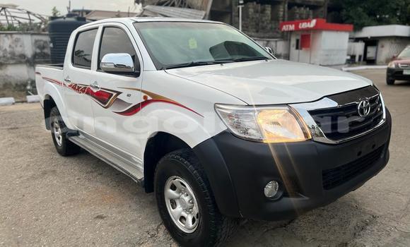 Acheter Occasion Voiture Toyota Hilux Blanc à Luanda, Province de Luanda Acheter Occasion Voiture Toyota Hilux Blanc à Luanda, Province de Luanda
