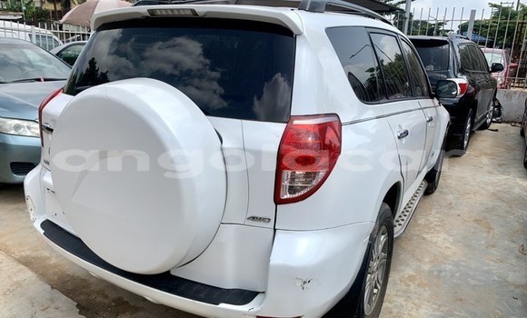 Buy Used Toyota RAV4 White Car in Luanda in Luanda Province Buy Used Toyota RAV4 White Car in Luanda in Luanda Province
