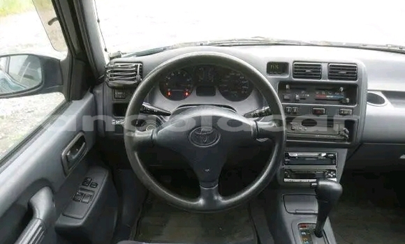Buy Used Toyota RAV4 Red Car in Luanda in Luanda Province Buy Used Toyota RAV4 Red Car in Luanda in Luanda Province