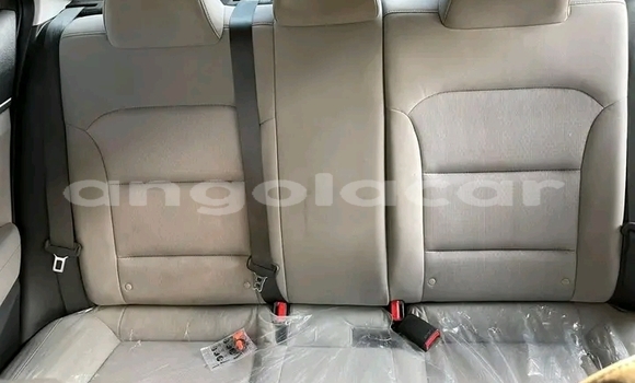 Comprar Usado Hyundai Elantra Vermelho Carro em Luanda em Luanda Province Comprar Usado Hyundai Elantra Vermelho Carro em Luanda em Luanda Province