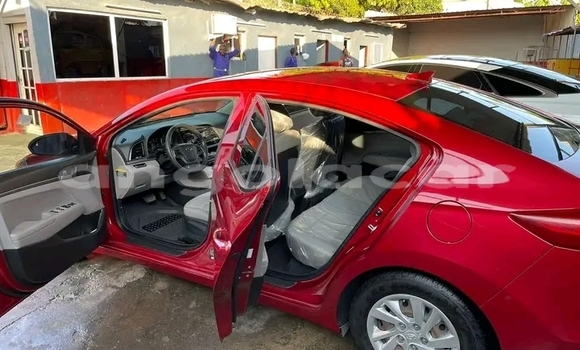 Comprar Usado Hyundai Elantra Vermelho Carro em Luanda em Luanda Province Comprar Usado Hyundai Elantra Vermelho Carro em Luanda em Luanda Province