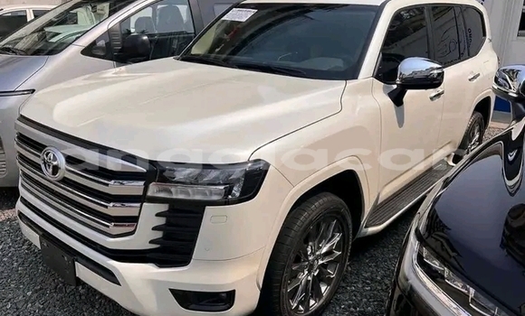 Comprar Usado Toyota Land Cruiser Prado Branco Carro em Luanda em Luanda Province