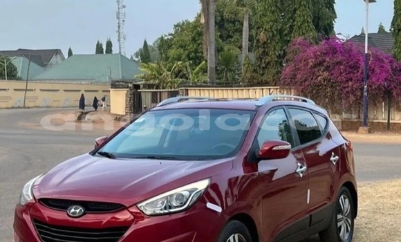 Comprar Usado Hyundai ix35 Vermelho Carro em Luanda em Luanda Province