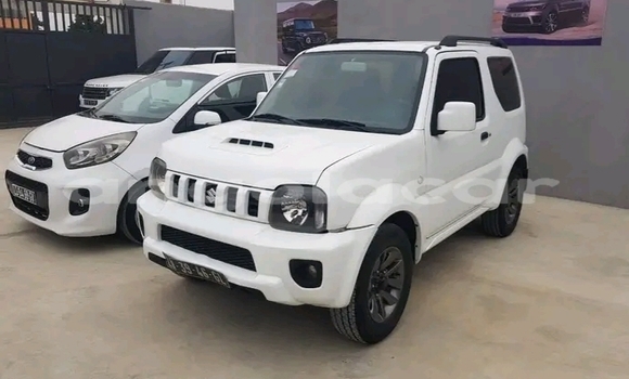 Acheter Occasion Voiture Suzuki Jimny Blanc à Luanda, Province de Luanda Acheter Occasion Voiture Suzuki Jimny Blanc à Luanda, Province de Luanda