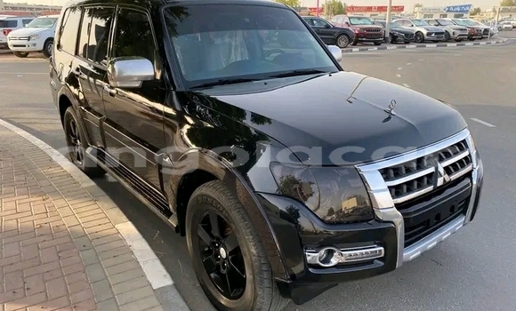 Buy Used Mitsubishi Pajero Black Car in Luanda in Luanda Province Buy Used Mitsubishi Pajero Black Car in Luanda in Luanda Province