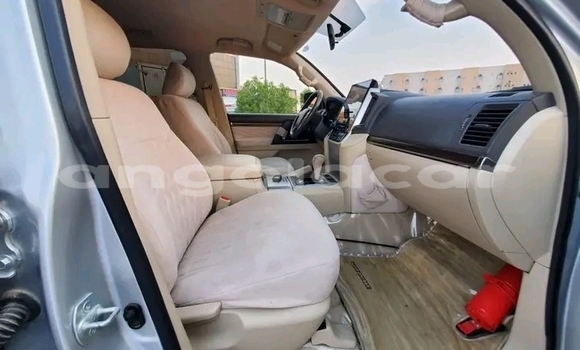 Buy Used Toyota Land Cruiser Silver Car in Luanda in Luanda Province Buy Used Toyota Land Cruiser Silver Car in Luanda in Luanda Province