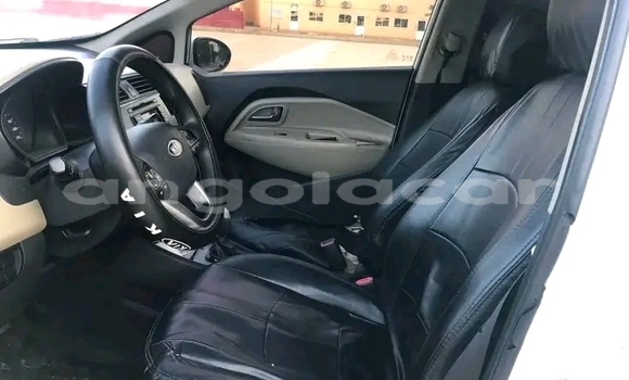 Comprar Usado Kia rio Branco Carro em Luanda em Luanda Province Comprar Usado Kia rio Branco Carro em Luanda em Luanda Province