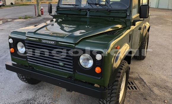 Comprar Usado Land Rover Defender Verde Carro em Luanda em Luanda Province Comprar Usado Land Rover Defender Verde Carro em Luanda em Luanda Province