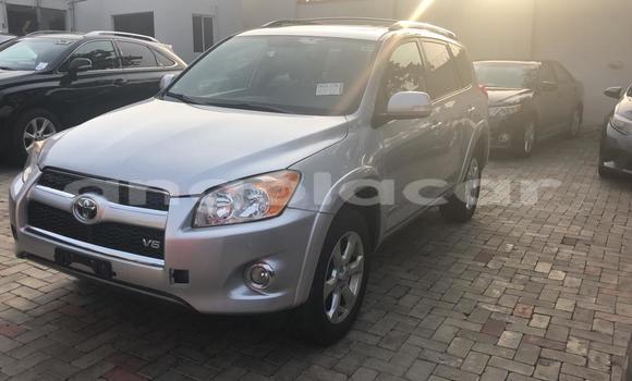 Acheter Occasion Voiture Toyota RAV4 Gris à Luanda, Province de Luanda Acheter Occasion Voiture Toyota RAV4 Gris à Luanda, Province de Luanda