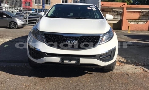 Buy Used Kia Sportage White Car in Luanda in Luanda Province