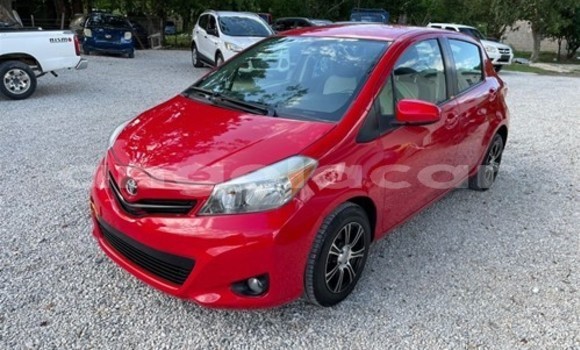 Acheter Occasion Voiture Toyota Yaris Rouge à Luanda, Province de Luanda