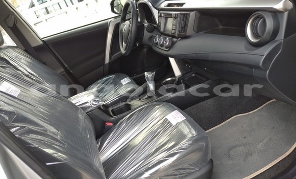 Acheter Occasion Voiture Toyota RAV4 Gris à Luanda, Province de Luanda Acheter Occasion Voiture Toyota RAV4 Gris à Luanda, Province de Luanda