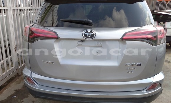 Acheter Occasion Voiture Toyota RAV4 Gris à Luanda, Province de Luanda Acheter Occasion Voiture Toyota RAV4 Gris à Luanda, Province de Luanda