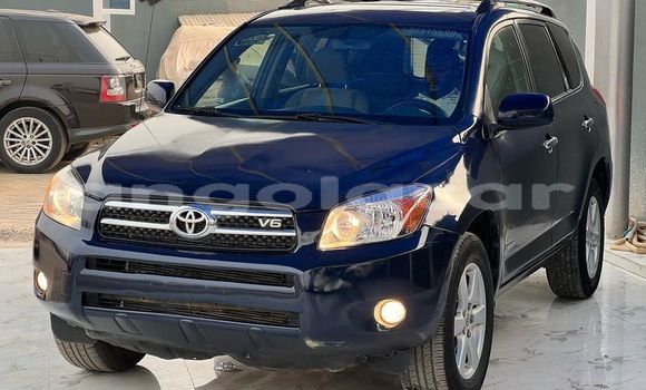 Acheter Occasion Voiture Toyota RAV4 Bleu à Luanda, Province de Luanda Acheter Occasion Voiture Toyota RAV4 Bleu à Luanda, Province de Luanda