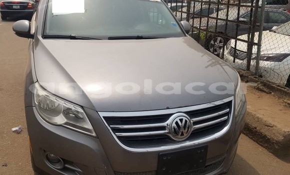 Buy Used Volvo S60 Cross Country Silver Car in Luanda in Luanda Province Buy Used Volvo S60 Cross Country Silver Car in Luanda in Luanda Province