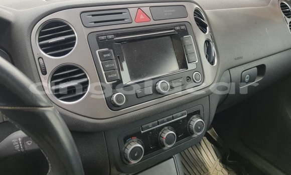 Buy Used Volvo S60 Cross Country Silver Car in Luanda in Luanda Province Buy Used Volvo S60 Cross Country Silver Car in Luanda in Luanda Province