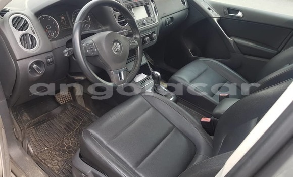 Buy Used Volvo S60 Cross Country Silver Car in Luanda in Luanda Province Buy Used Volvo S60 Cross Country Silver Car in Luanda in Luanda Province