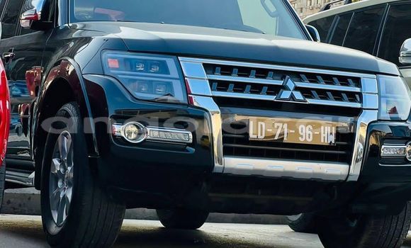 Buy Used Mitsubishi Pajero Black Car in Luanda in Luanda Province