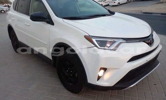 Acheter Occasion Voiture Toyota RAV4 Blanc à Luanda, Province de Luanda Acheter Occasion Voiture Toyota RAV4 Blanc à Luanda, Province de Luanda