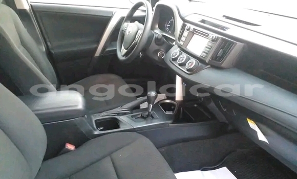 Comprar Usado Toyota RAV4 Branco Carro em Luanda em Luanda Province Comprar Usado Toyota RAV4 Branco Carro em Luanda em Luanda Province