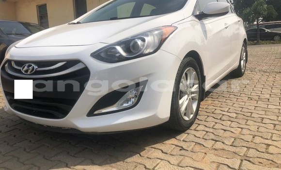 Acheter Occasion Voiture Hyundai i30 Blanc à Luanda, Province de Luanda Acheter Occasion Voiture Hyundai i30 Blanc à Luanda, Province de Luanda
