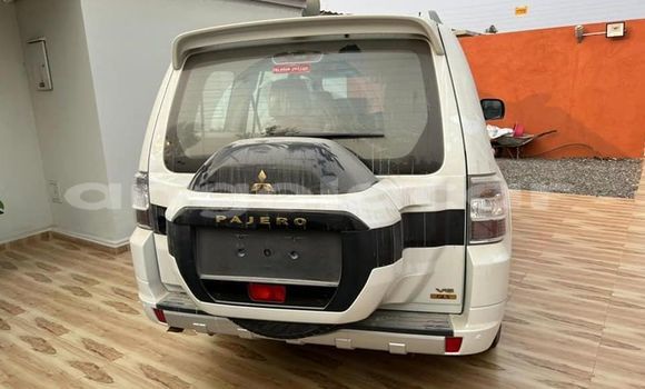 Acheter Occasion Voiture Mitsubishi Pajero Blanc à Luena, Moxico Acheter Occasion Voiture Mitsubishi Pajero Blanc à Luena, Moxico