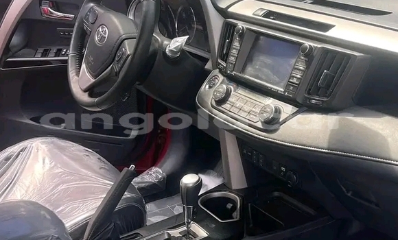 Comprar Usado Toyota RAV4 Vermelho Carro em Luena em Moxico Comprar Usado Toyota RAV4 Vermelho Carro em Luena em Moxico