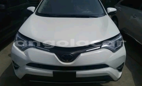 Acheter Occasion Voiture Toyota RAV4 Blanc à Luena, Moxico Acheter Occasion Voiture Toyota RAV4 Blanc à Luena, Moxico