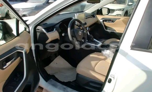 Acheter Occasion Voiture Toyota RAV4 Blanc à Luena, Moxico Acheter Occasion Voiture Toyota RAV4 Blanc à Luena, Moxico