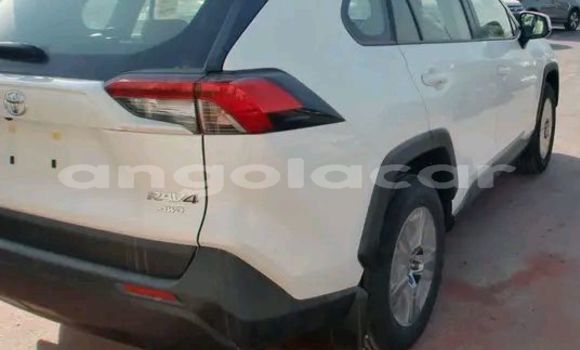 Acheter Occasion Voiture Toyota RAV4 Blanc à Luena, Moxico Acheter Occasion Voiture Toyota RAV4 Blanc à Luena, Moxico