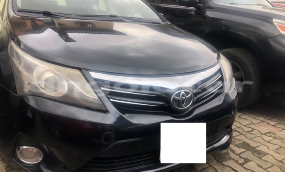 Comprar Usado Toyota Avensis Preto Carro em Luanda em Luanda Province