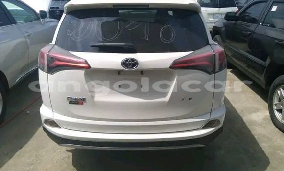 Comprar Usado Toyota RAV4 Branco Carro em Luanda em Luanda Province Comprar Usado Toyota RAV4 Branco Carro em Luanda em Luanda Province