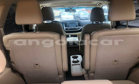 Buy Used Toyota Highlander White Car in Luanda in Luanda Province Buy Used Toyota Highlander White Car in Luanda in Luanda Province