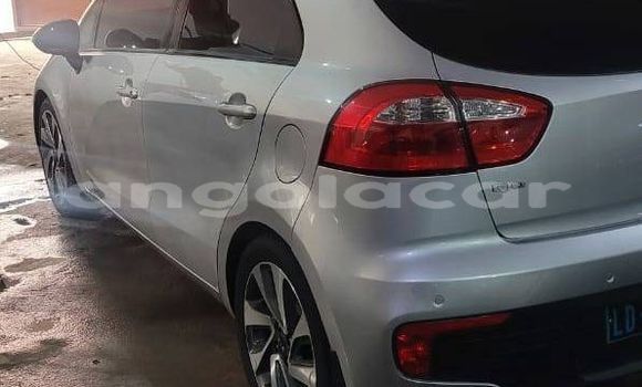 Acheter Occasion Voiture Kia rio Blanc à Luanda, Province de Luanda Acheter Occasion Voiture Kia rio Blanc à Luanda, Province de Luanda