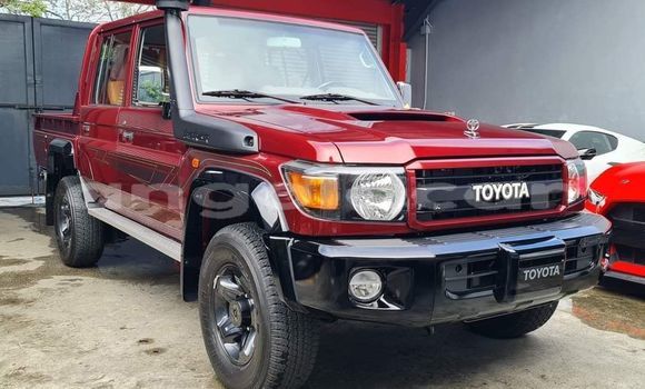 Acheter Occasion Voiture Toyota Land Cruiser Rouge à Luanda, Province de Luanda Acheter Occasion Voiture Toyota Land Cruiser Rouge à Luanda, Province de Luanda