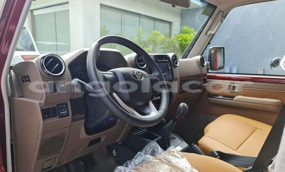 Acheter Occasion Voiture Toyota Land Cruiser Rouge à Luanda, Province de Luanda Acheter Occasion Voiture Toyota Land Cruiser Rouge à Luanda, Province de Luanda