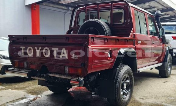 Acheter Occasion Voiture Toyota Land Cruiser Rouge à Luanda, Province de Luanda Acheter Occasion Voiture Toyota Land Cruiser Rouge à Luanda, Province de Luanda