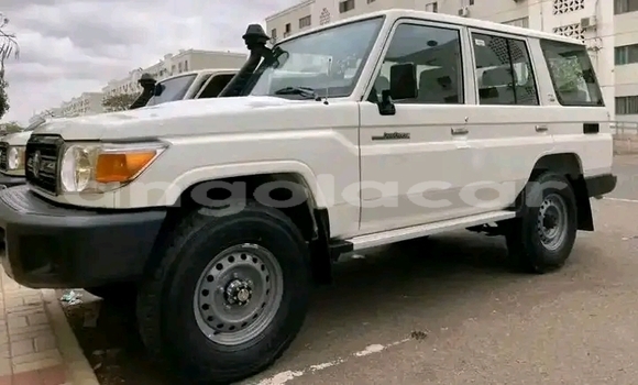 Comprar Usado Toyota Land Cruiser Branco Carro em Lobito em Benguela