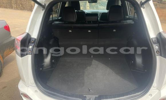 Comprar Usado Toyota RAV4 Branco Carro em Luanda em Luanda Province Comprar Usado Toyota RAV4 Branco Carro em Luanda em Luanda Province