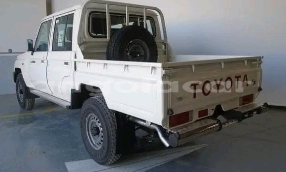 Comprar Usado Toyota Land Cruiser Branco Carro em Luanda em Luanda Province Comprar Usado Toyota Land Cruiser Branco Carro em Luanda em Luanda Province
