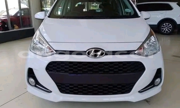 Buy Used Hyundai i10 White Car in Luanda in Luanda Province