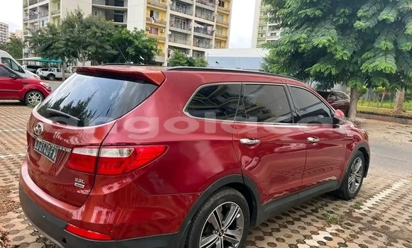 Buy Used Hyundai Santa Fe Red Car in Luanda in Luanda Province Buy Used Hyundai Santa Fe Red Car in Luanda in Luanda Province