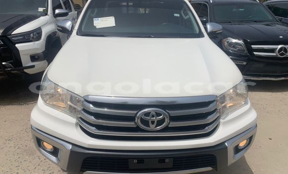 Buy Used Toyota Hilux White Car in Luanda in Luanda Province