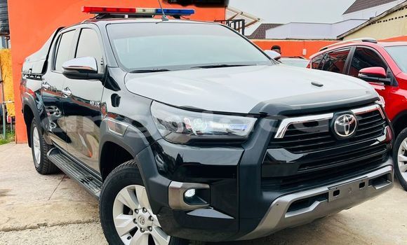 Buy Used Toyota Hilux Black Car in Luanda in Luanda Province