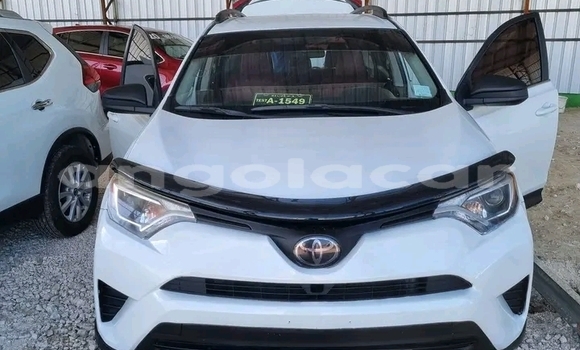 Acheter Occasion Voiture Toyota RAV4 Blanc à Luanda, Province de Luanda Acheter Occasion Voiture Toyota RAV4 Blanc à Luanda, Province de Luanda
