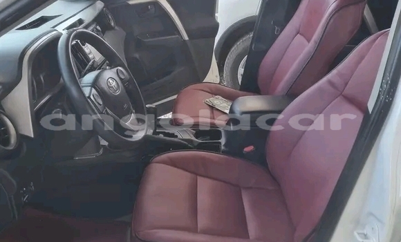 Comprar Usado Toyota RAV4 Branco Carro em Luanda em Luanda Province Comprar Usado Toyota RAV4 Branco Carro em Luanda em Luanda Province
