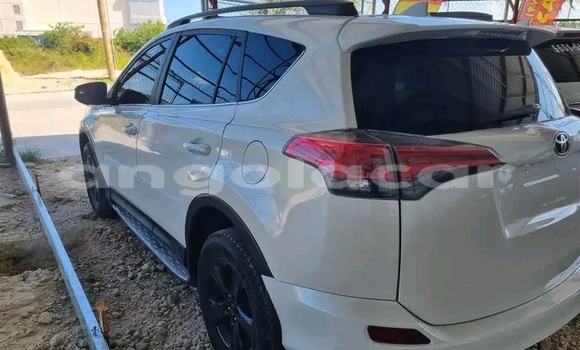 Comprar Usado Toyota RAV4 Branco Carro em Luanda em Luanda Province Comprar Usado Toyota RAV4 Branco Carro em Luanda em Luanda Province